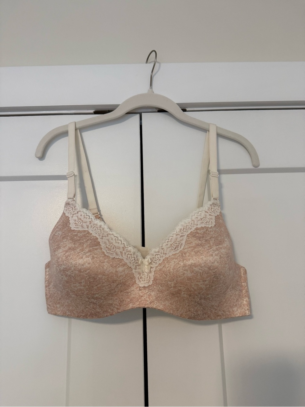 Maidenform Lace-Trim Wireless Bra - Blush and Cream